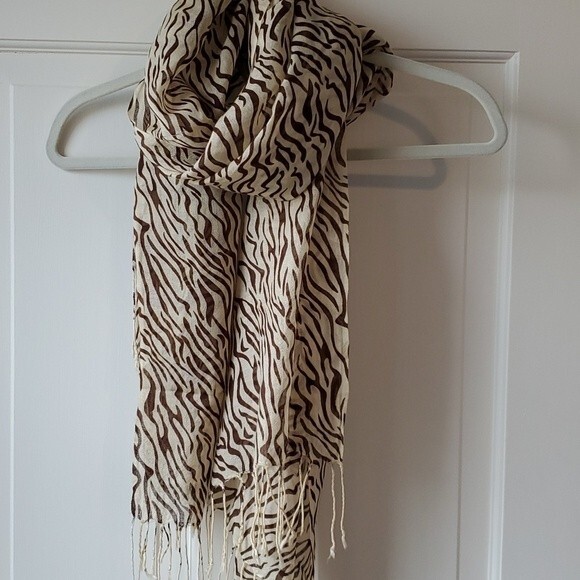 LOOK BY M SILK COTTON ANIMAL PRINT ZEBRA SCARF WRAP FRINGE BROWN CREAM - Picture 3 of 11